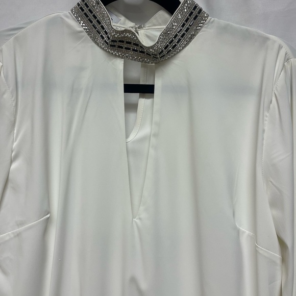 Bebe Embellished Keyhole Long Sleeve Top - Picture 4 of 10